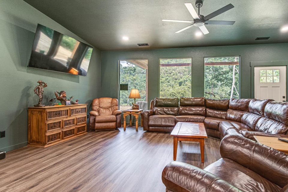 White River Retreat! Family Cabin Cabin in Arkansas