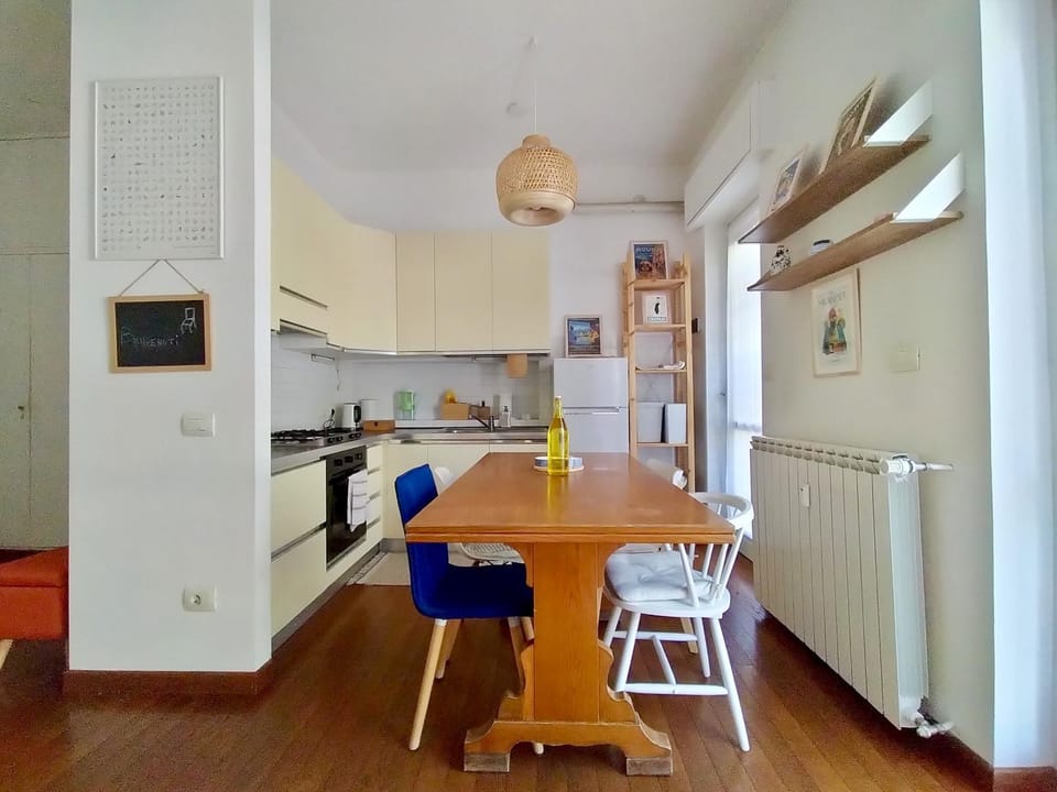 Dining area, kitchen