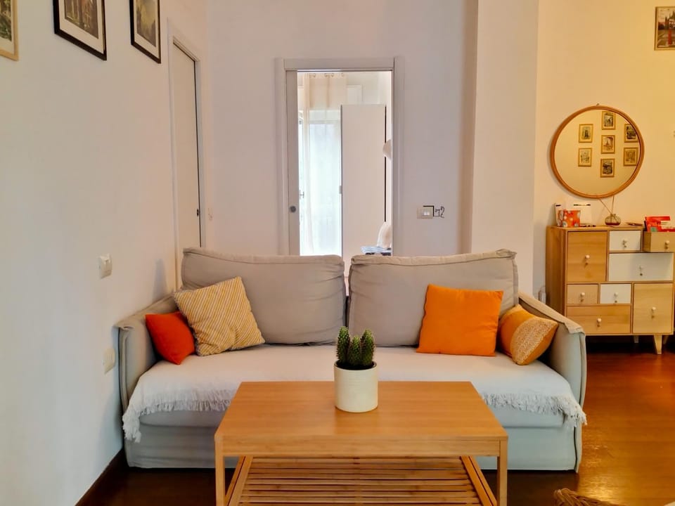 Communal lounge/ TV room, Living room, Seating area