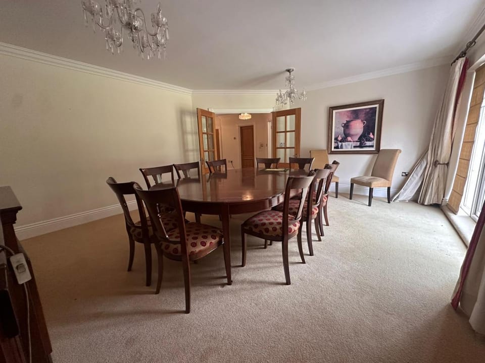 Large House with Garden - Bushey House in Watford