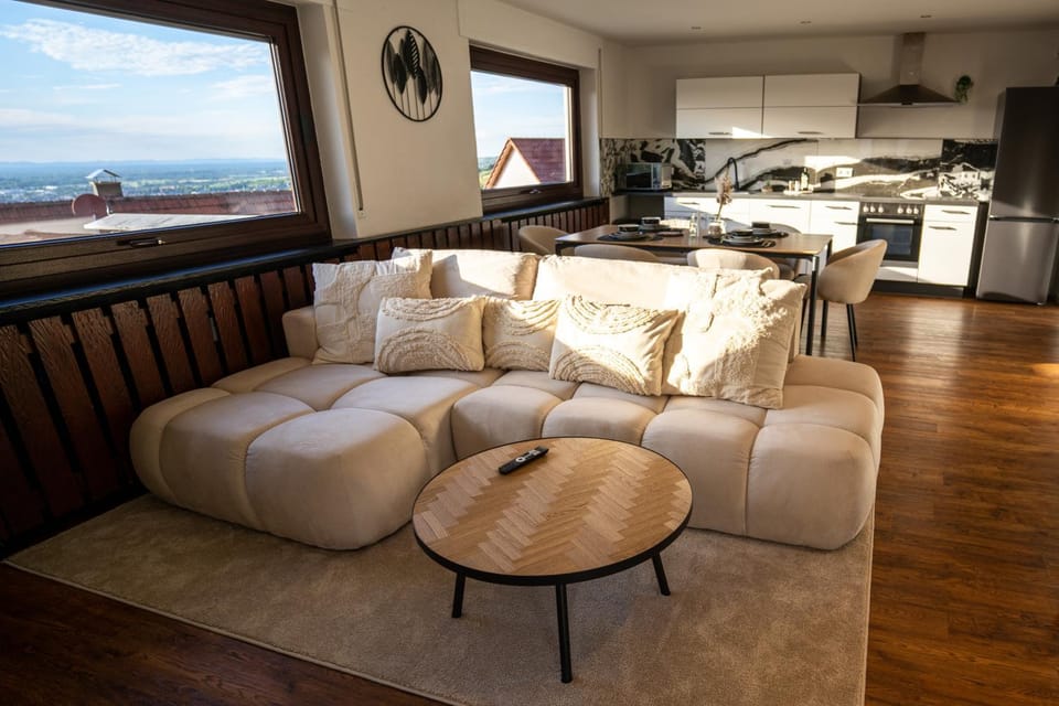 KAMO Panorama Schwarzwald Apartment - privater Eingang & 2 kostenlose Parkplätze, bis zu 5 Personen Apartment in Baden-Baden