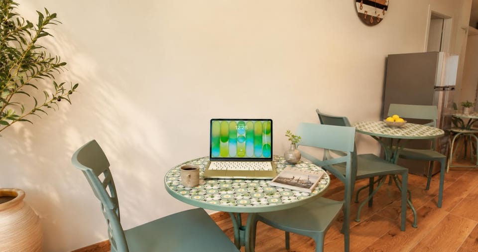 Communal kitchen, kitchen