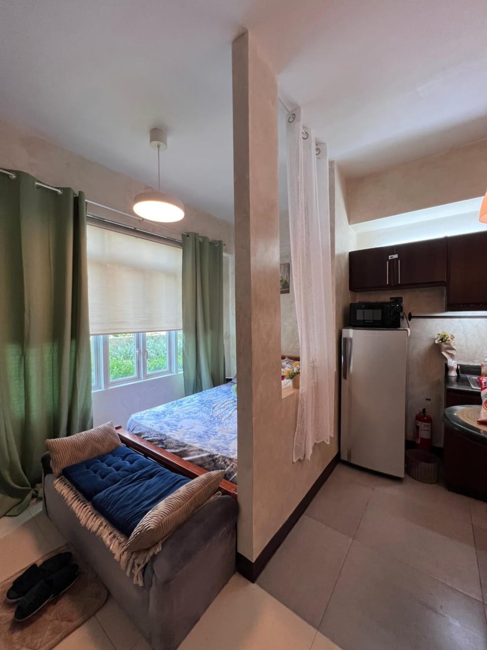 Work Stay Suite with Garden Access near Venice Grand Canal and BGC Apartment hotel in Makati