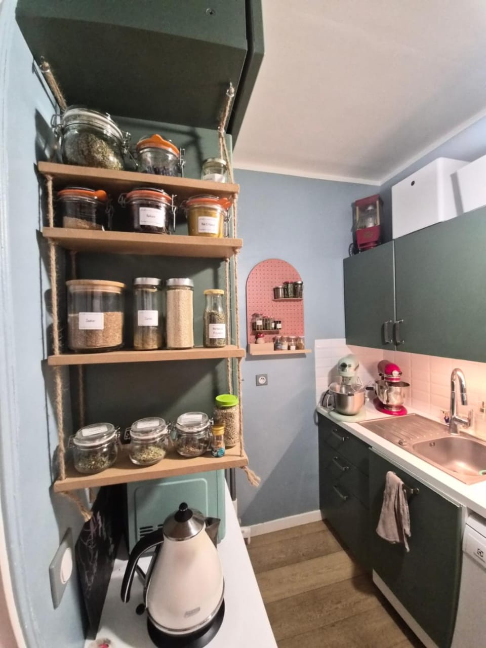 Kitchen or kitchenette