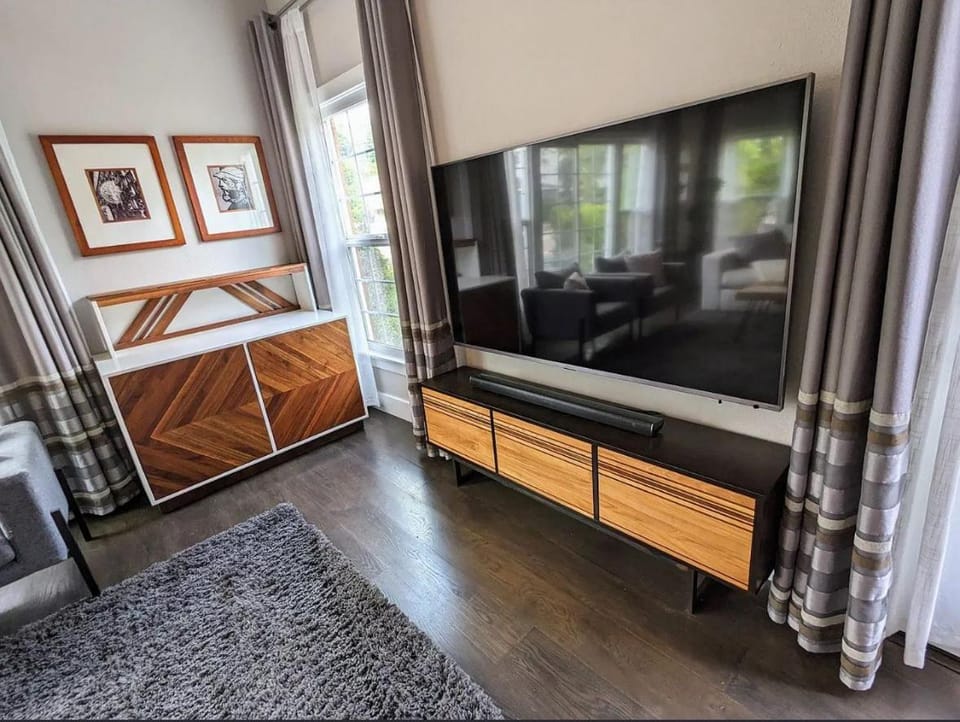 2bd vacation home for rent in Los Angeles, CA 90027 House in Los Feliz