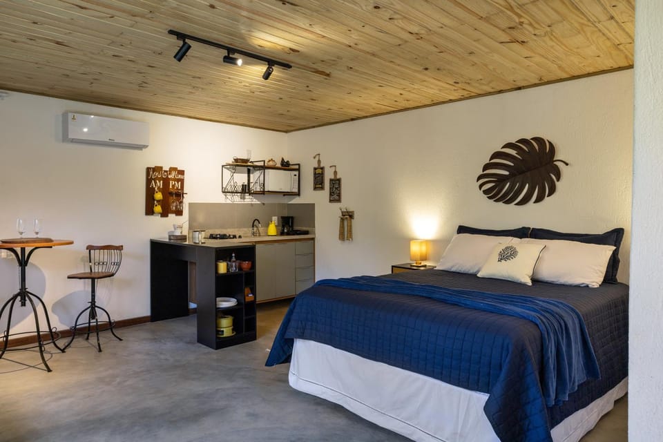 Bed, Kitchen or kitchenette, Photo of the whole room, Bedroom