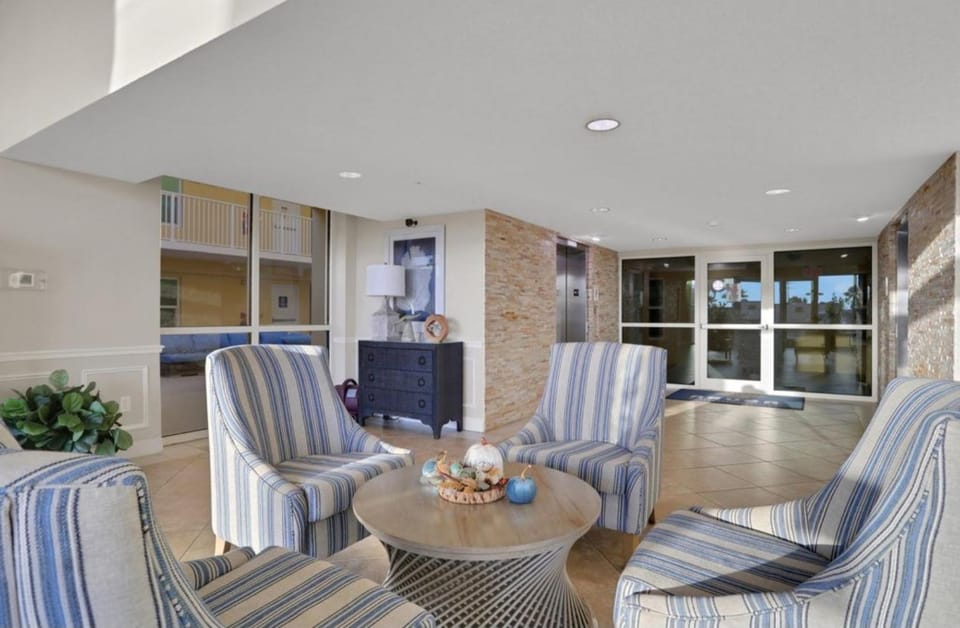 Bluewater Breeze Apartment hotel in Daytona Beach Shores