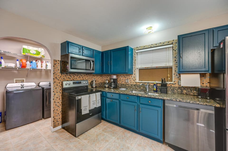 Golf, Beaches & Sunshine! Pet-Friendly Naples Home House in Lely Resort
