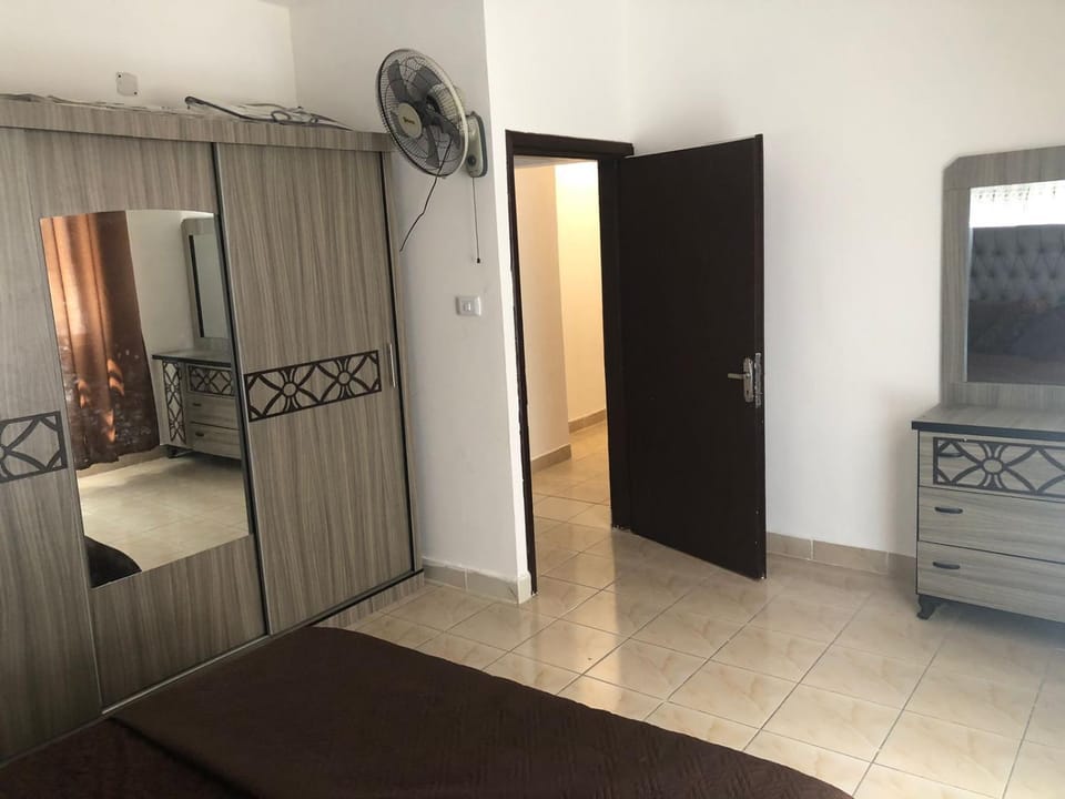 شقة مفروشة غرفتين نوم وصالة مع مطبخ وحمام Apartment in Africa