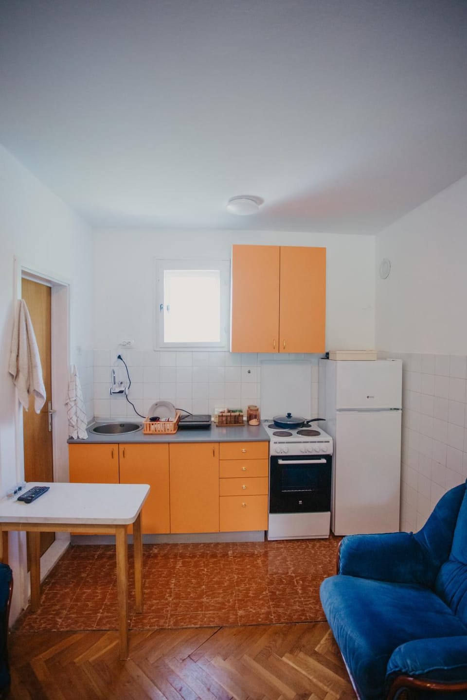 Kitchen or kitchenette, Living room