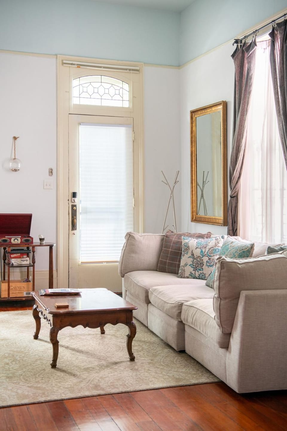 Hear Local Live Music From the Back Porch Apartment in Faubourg Marigny