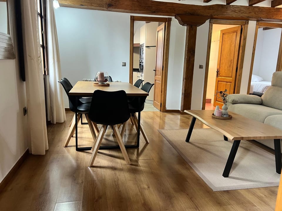 Seating area, Dining area