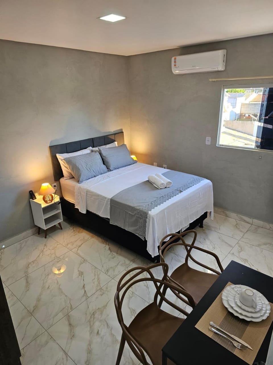 Bed, Bedroom, towels, air conditioner