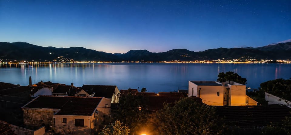 View (from property/room), Mountain view, Sea view
