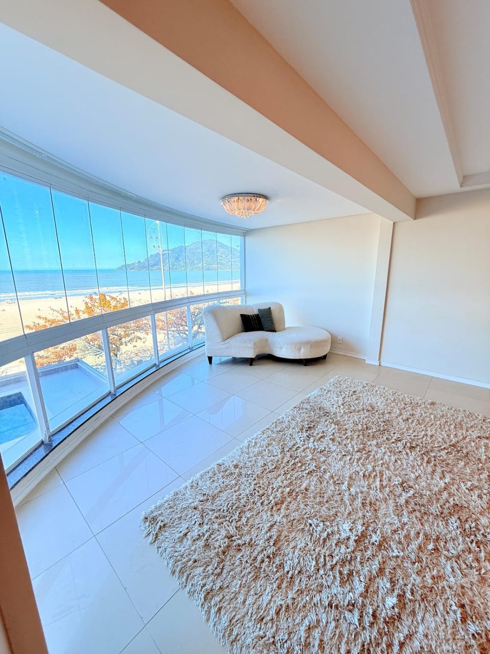 Penthouse 500m² • Av. Atlântica • Frente Mar e Spa Apartment in Camboriú
