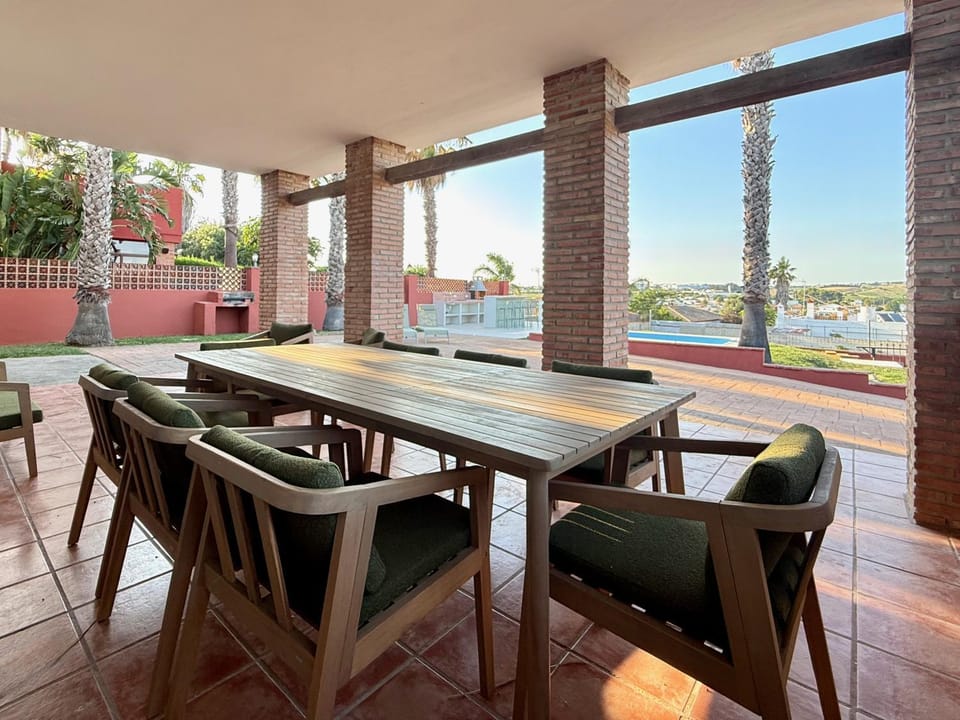 Patio, Dining area