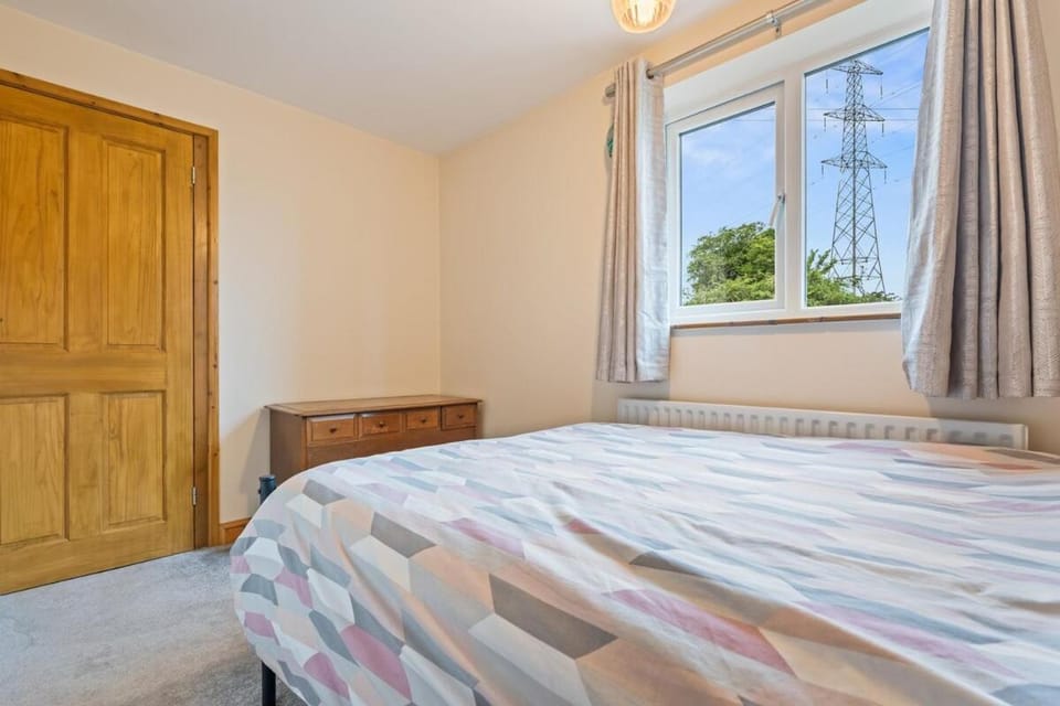 #135 Lux Countryside Retreat with HotTub - Sleeps 7 House in Malvern Hills District