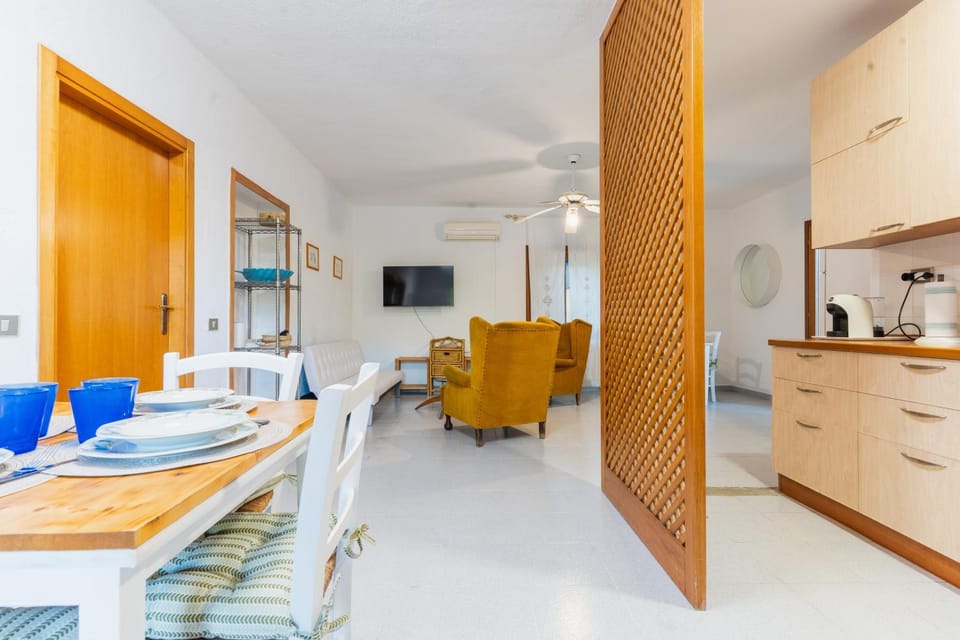 Communal lounge/ TV room, TV and multimedia, Kitchen or kitchenette, Living room, Seating area, Dining area, Evening entertainment