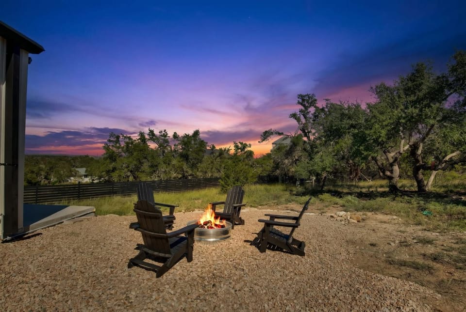 Hill Country Hideaway - Modern Barndominium for 6 House in Dripping Springs