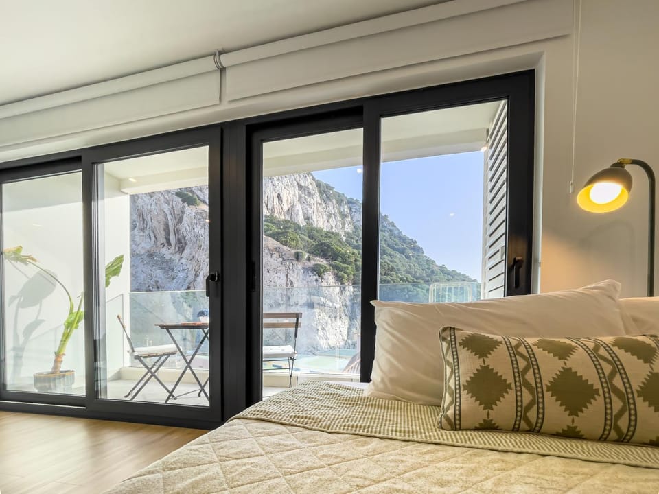Modern Executive Studio Apartment in Gibraltar