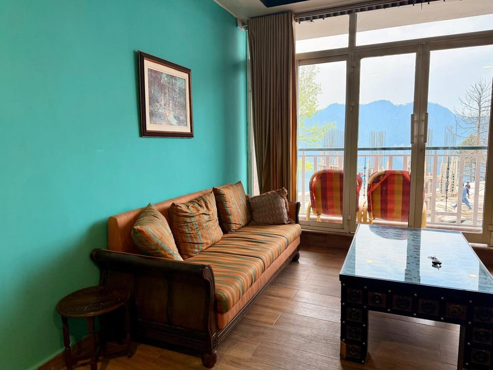 Green Oasis Apartment Opposite to Elite Hotel Apartment in Pakistan