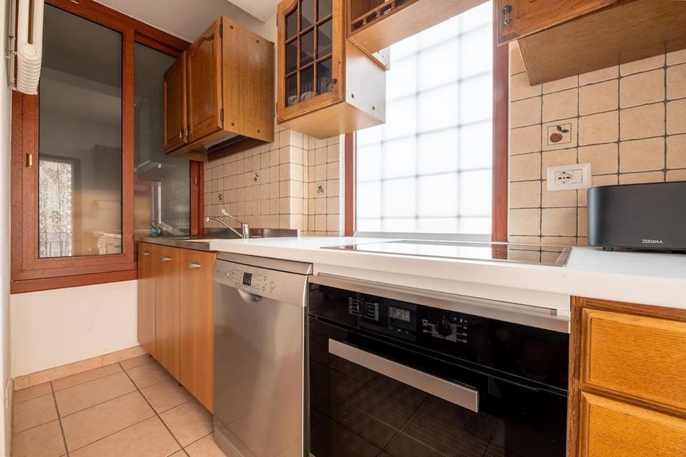 Kitchen or kitchenette, kitchen
