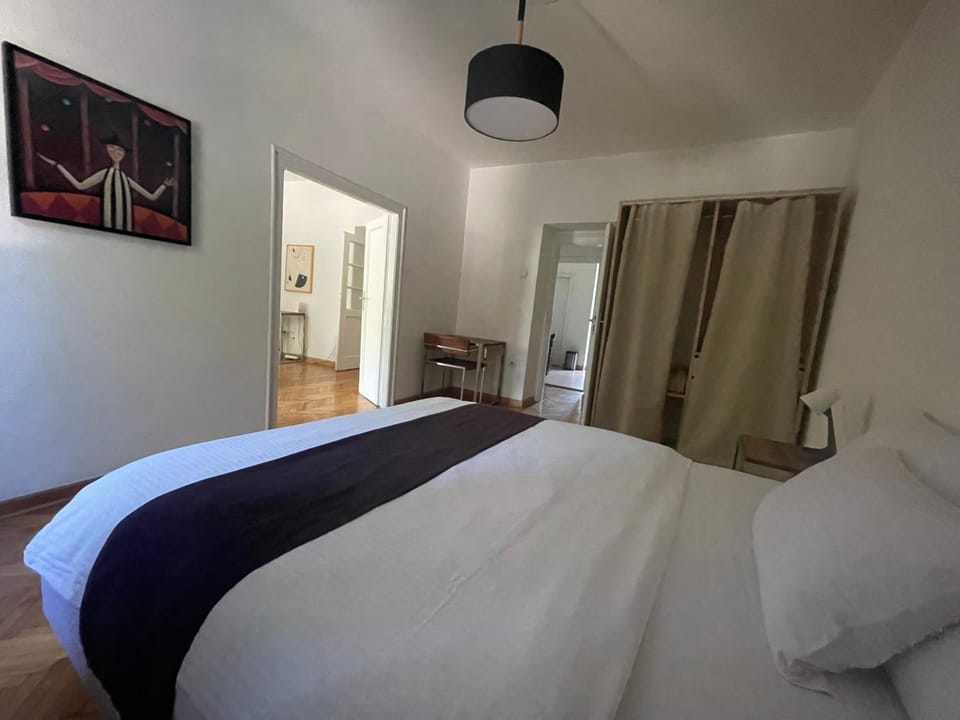 2 BDR Apartment with nice Terrace and Parking Apartment in Belgrade