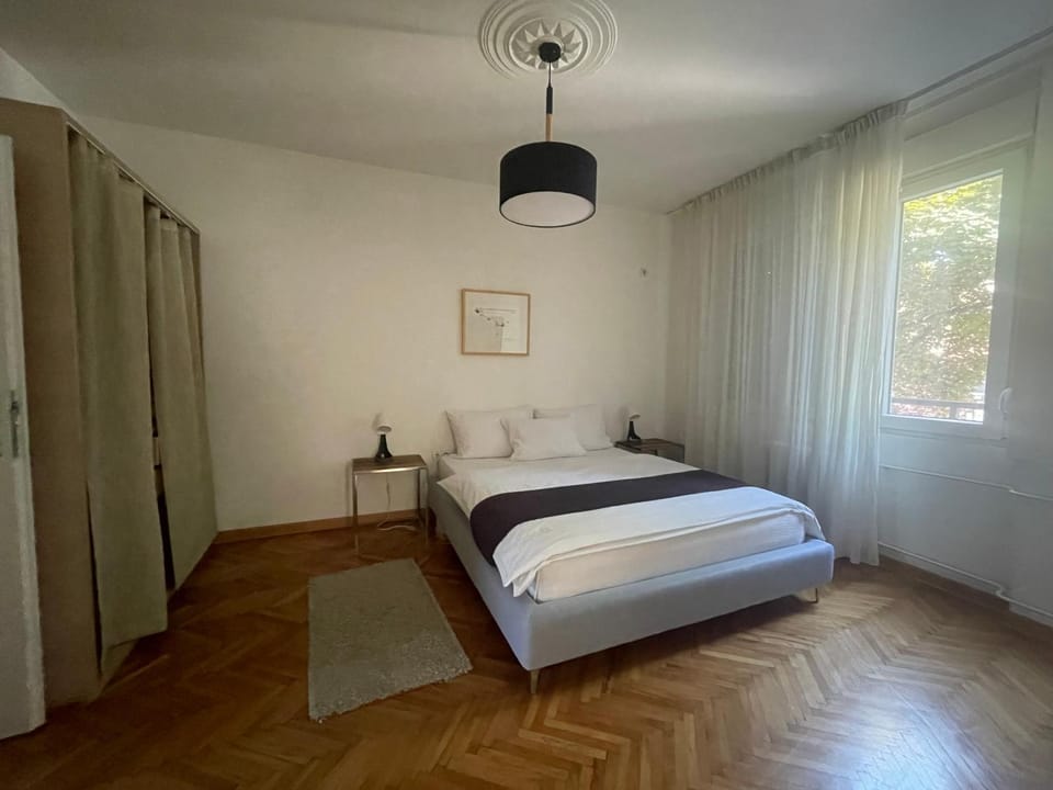 2 BDR Apartment with nice Terrace and Parking Apartment in Belgrade