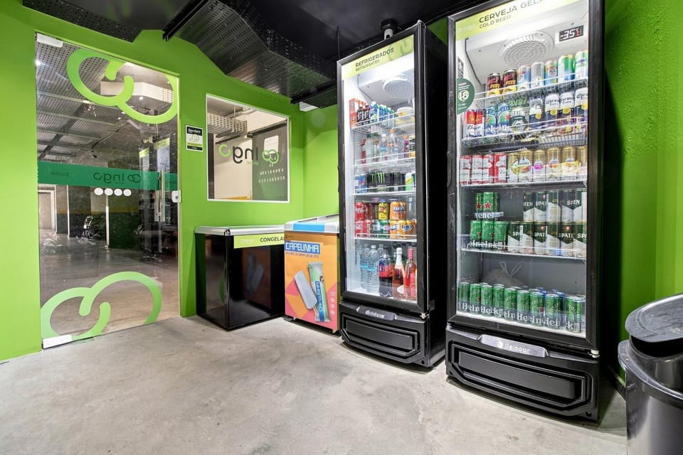 Supermarket/grocery shop