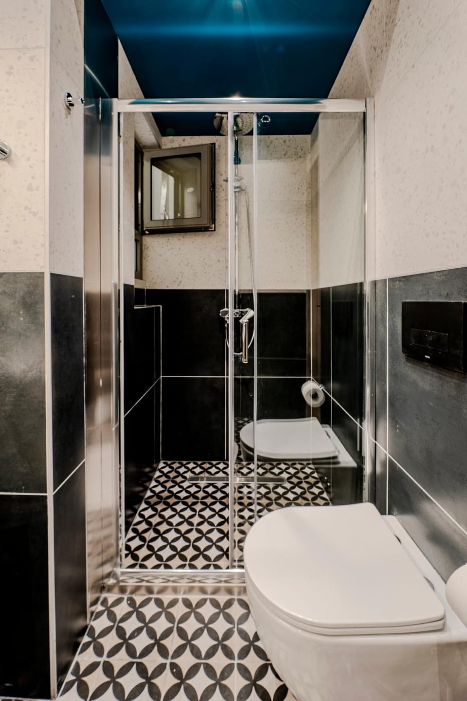 Shower, Toilet, Bathroom, Bath