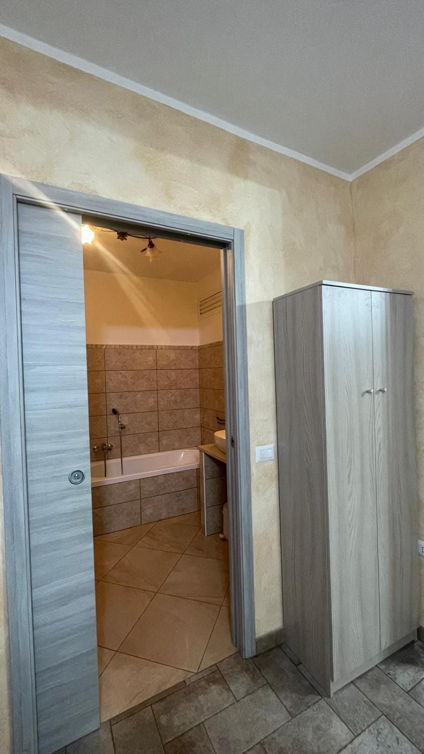 Bathroom, Bath