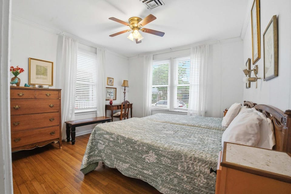 Spacious 2BR Perfect for Work Crews or Families Apartment in Freetown-Port Rico