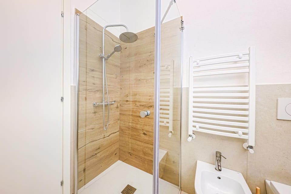 Shower, Toilet, Bathroom, bidet, hair dryier