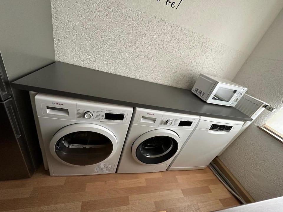 Schöne 75qm Wohnung, zentral, ruhig, 2 Schlafzimmer und Küche, Home Office Apartment in Dortmund