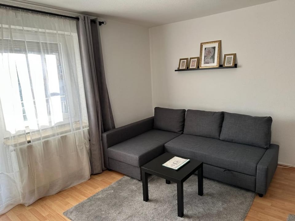 Schöne 75qm Wohnung, zentral, ruhig, 2 Schlafzimmer und Küche, Home Office Apartment in Dortmund