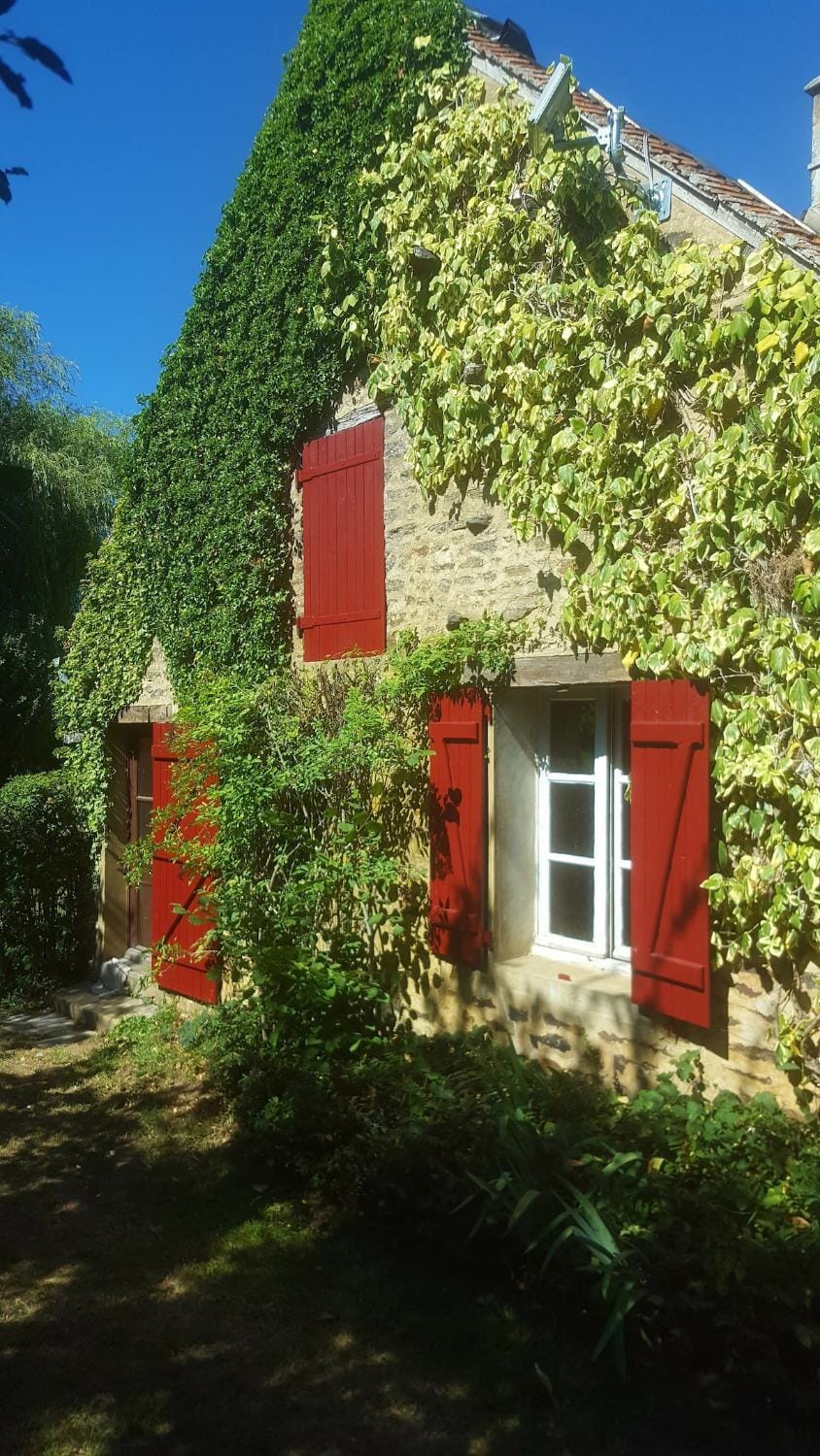 Maison en Bourgogne avec grand jardin House in Bourgogne-Franche-Comté