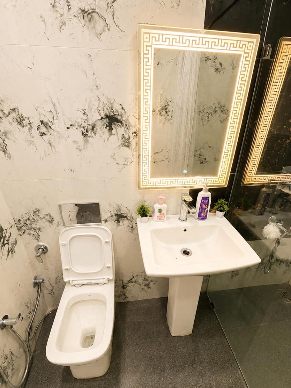 Luxury 4BHK Near BLK & Ganga Ram Hospital Apartment in New Delhi
