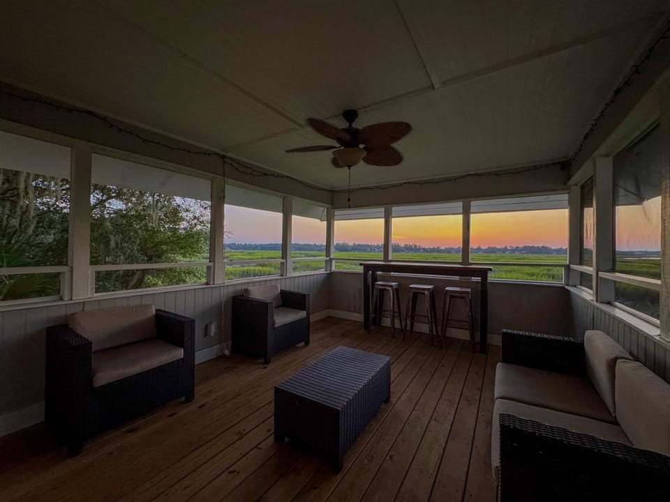 Natural landscape, View (from property/room), Balcony/Terrace, Seating area, Sunset