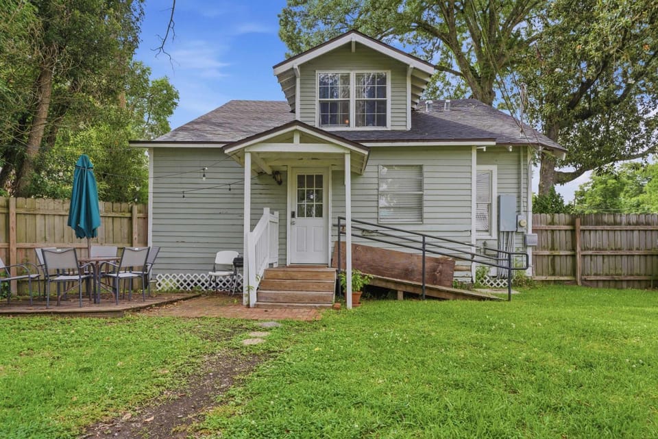 Group-Ready - 7 beds in Central Lafayette House in Lafayette