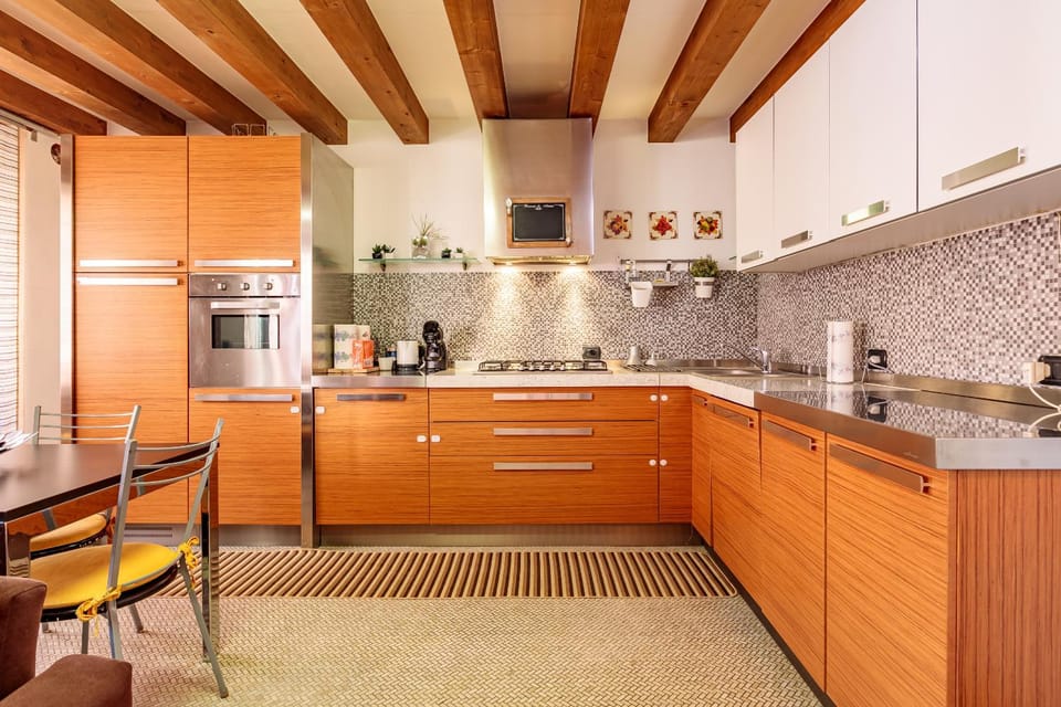 Coffee/tea facilities, Kitchen or kitchenette