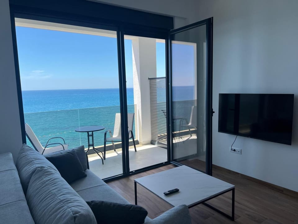 Living room, Photo of the whole room, Bedroom