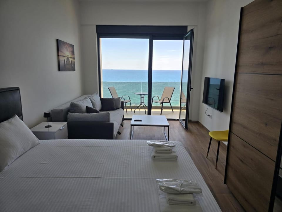 Living room, Photo of the whole room, Bedroom, Sea view, air conditioner