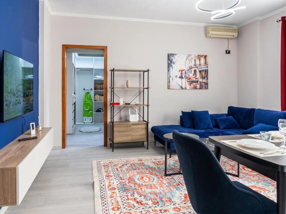TV and multimedia, Living room, Seating area