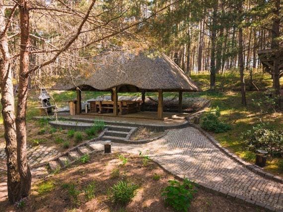 Dom pod strzechą House in Pomeranian Voivodeship