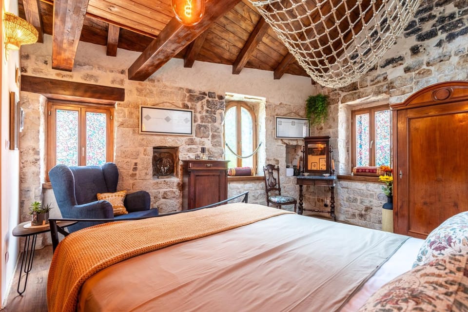 Bed, Seating area, Bedroom, hair dresser, wardrobe