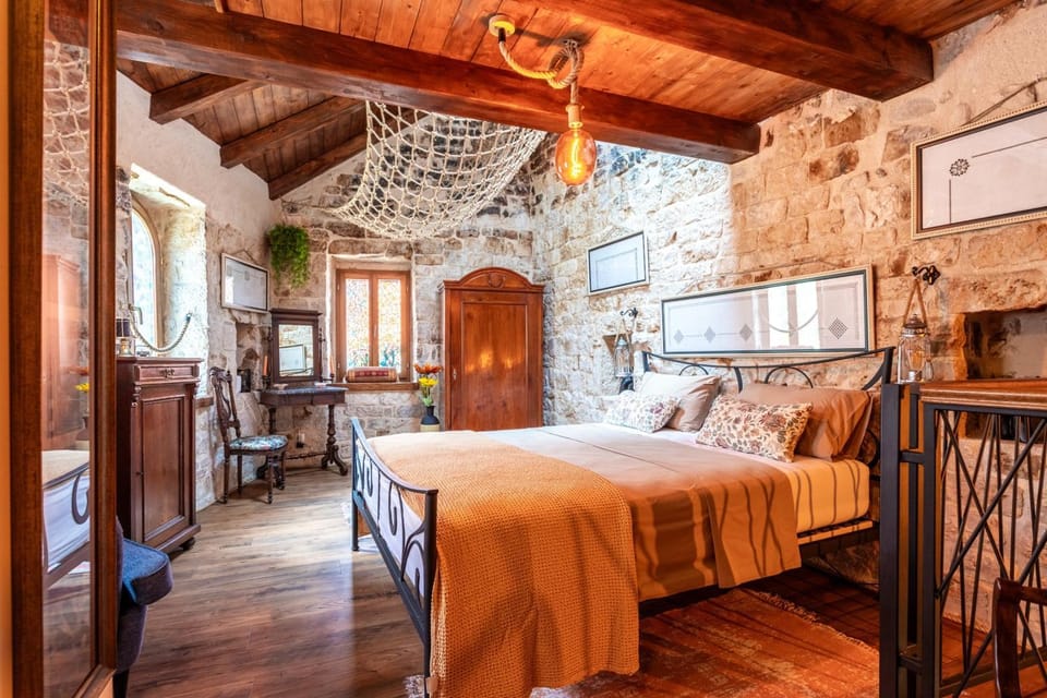 Bed, Bedroom, hair dresser, wardrobe