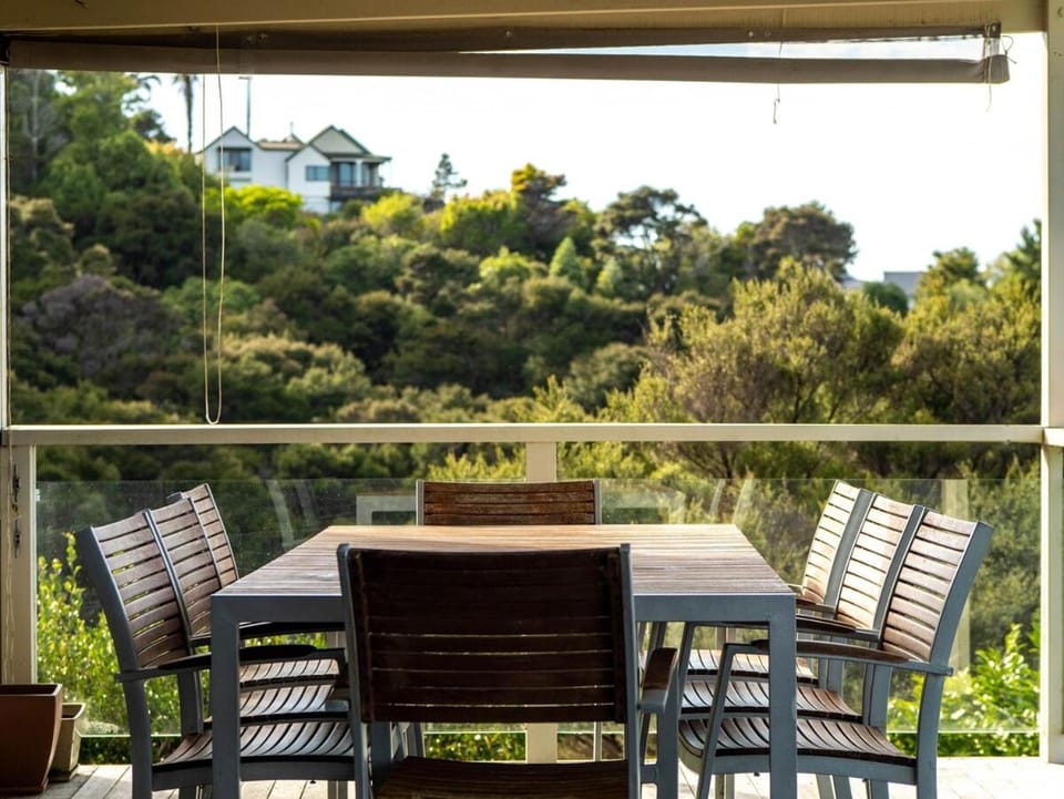 BBQ facilities, View (from property/room), Dining area, Sea view
