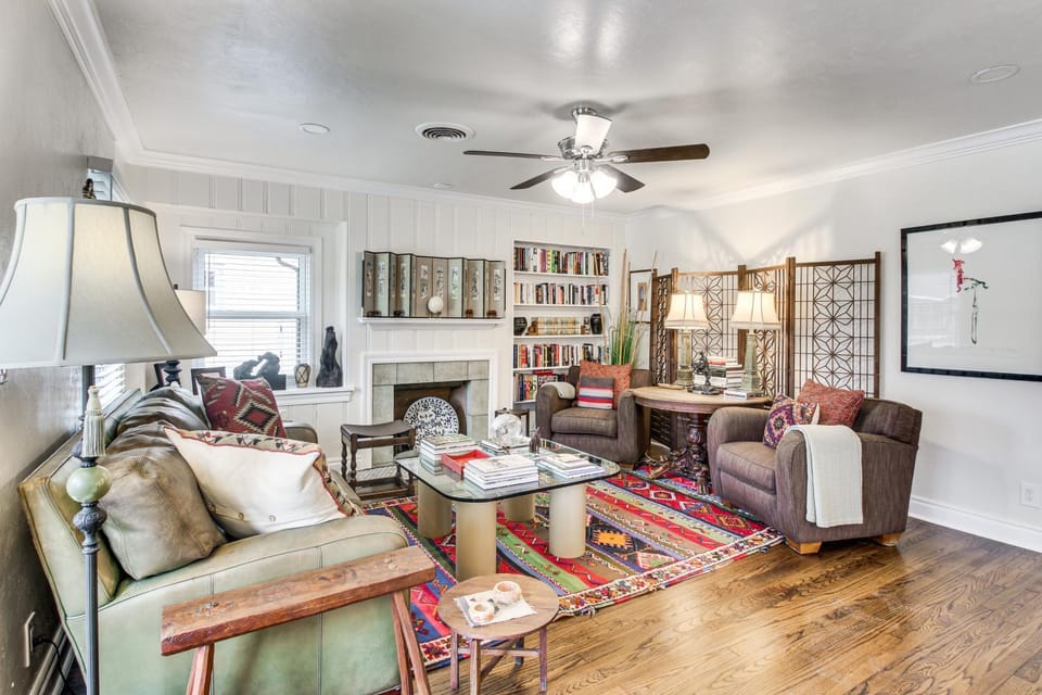 Walk to OU! Centrally Located Game-Day Getaway House in Norman