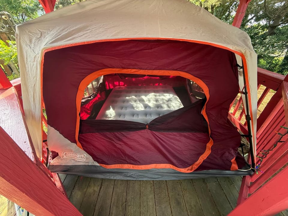 DiscoCat Studios Hostel in Ocracoke Island