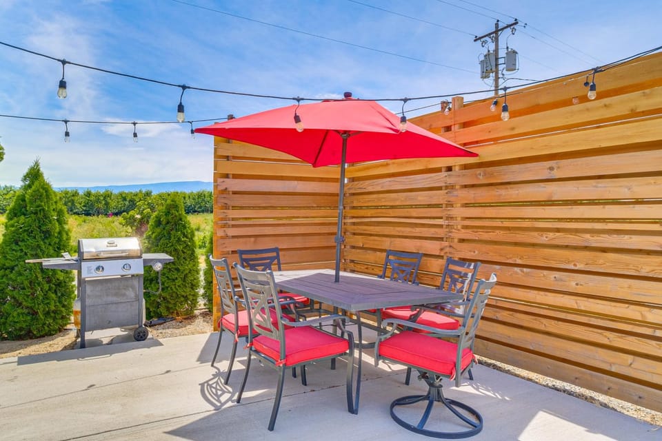 Walk to River + Bike Trail! East Wenatchee Escape Apartment in Kittitas County